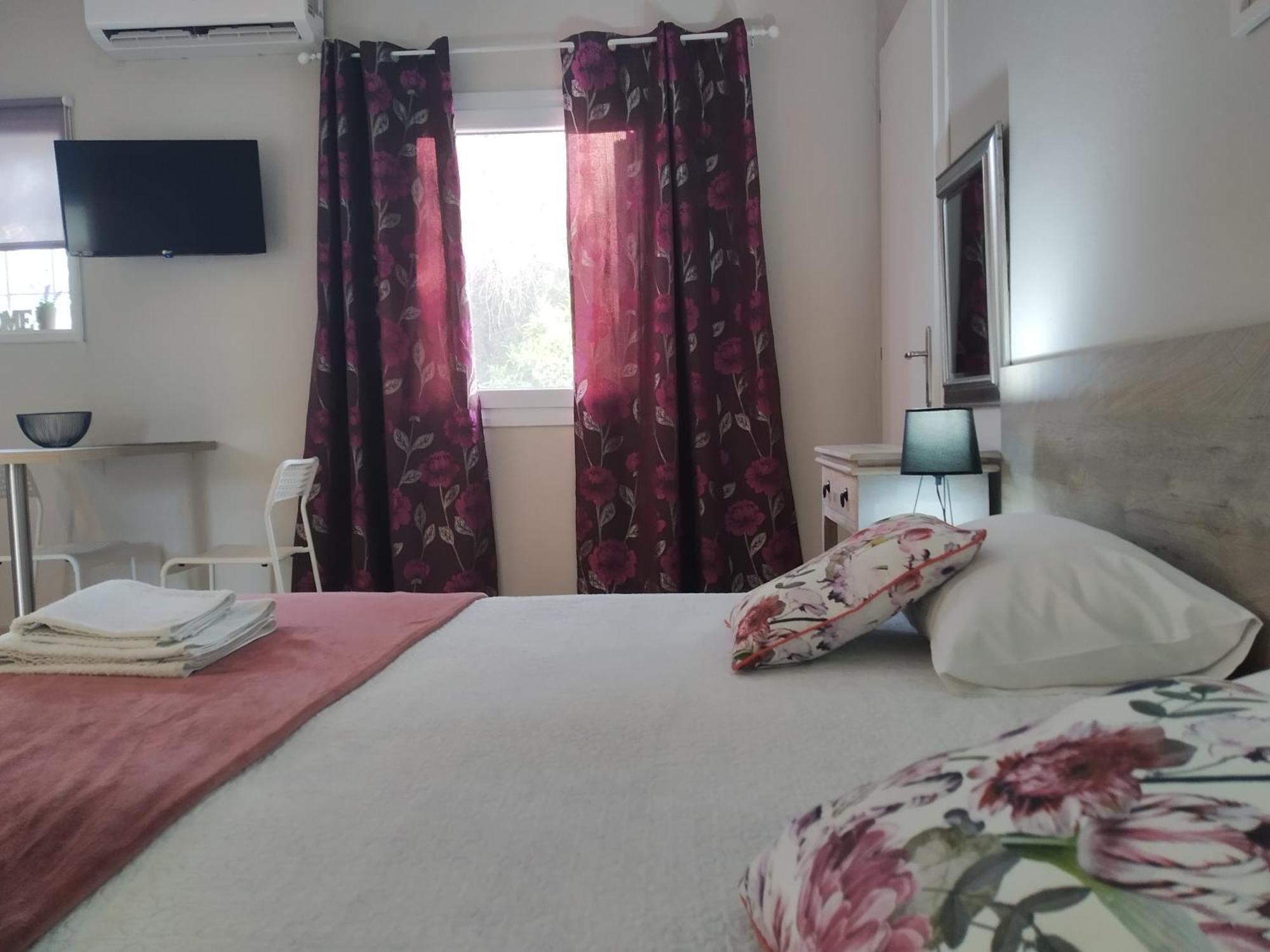 Trousas Apartments Róda Eksteriør bilde