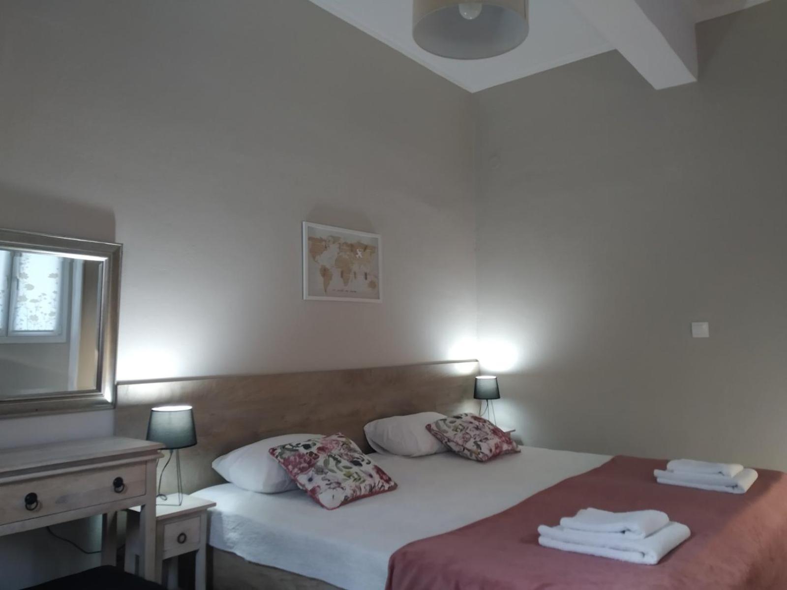 Trousas Apartments Róda Eksteriør bilde