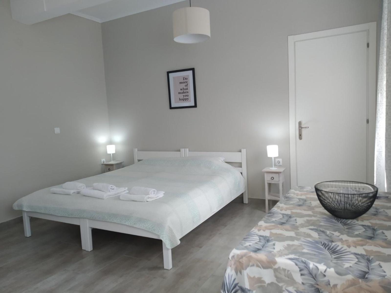 Trousas Apartments Róda Eksteriør bilde