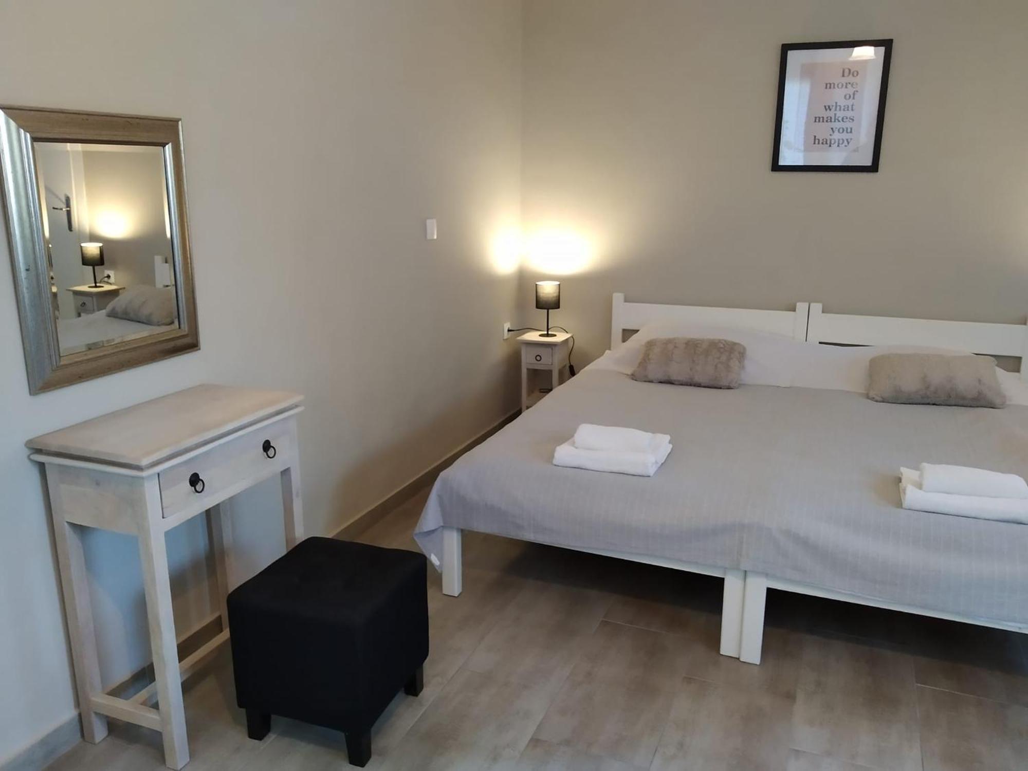 Trousas Apartments Róda Eksteriør bilde