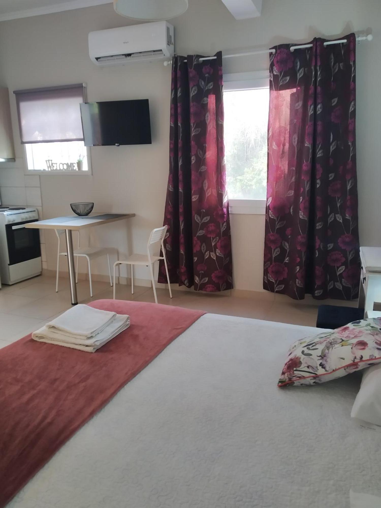 Trousas Apartments Róda Eksteriør bilde