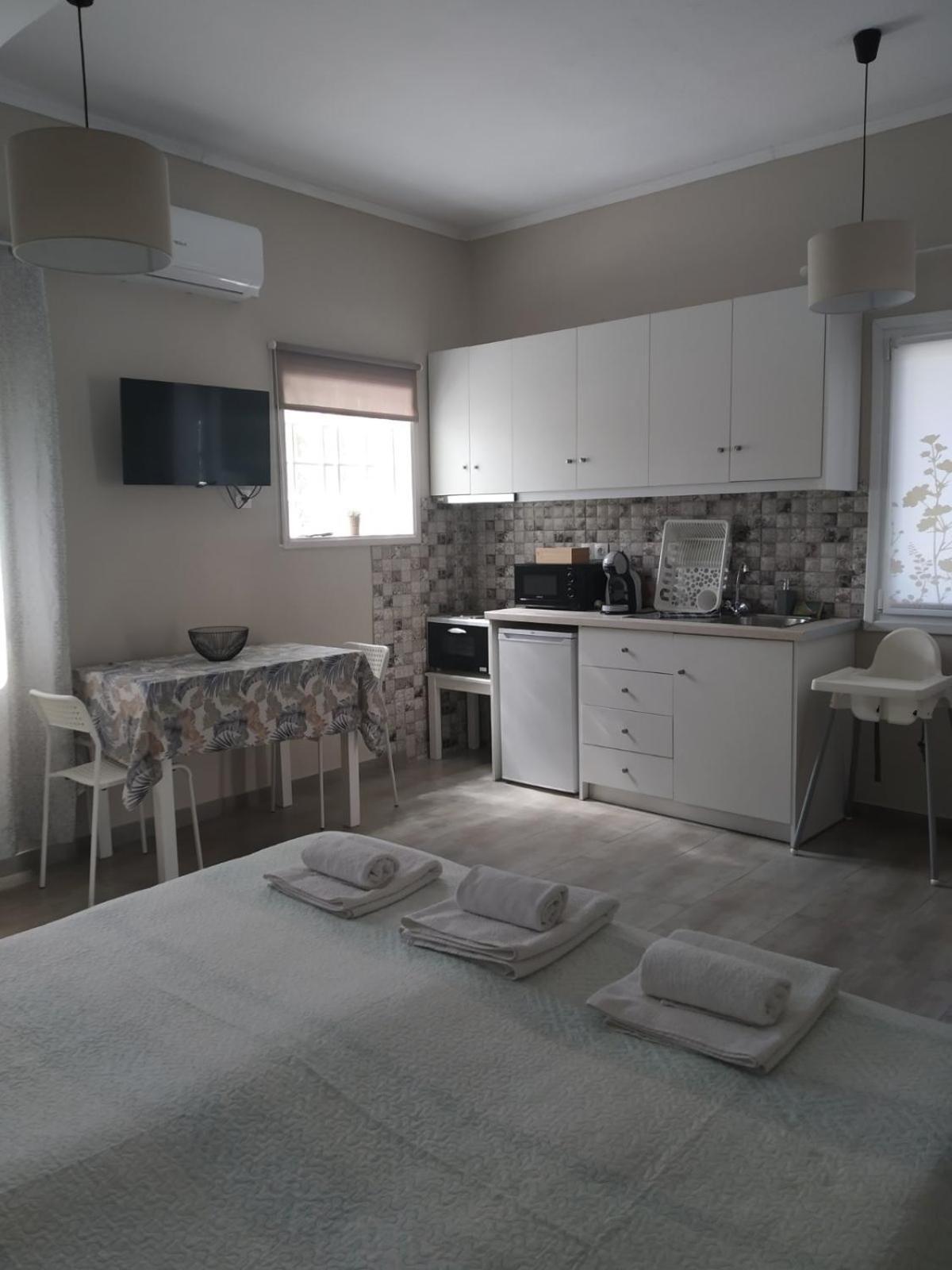 Trousas Apartments Róda Eksteriør bilde